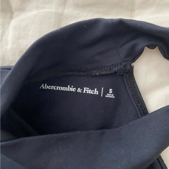 Abercrombie & Fitch Black Long-Sleeve Mock Neck One-Shoulder Bodysuit - S - Picture 4 of 5